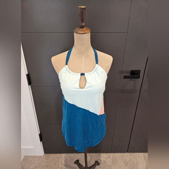 NEW Size Medium LA VIE EN ROSE bathing suit top - Picture 1 of 2